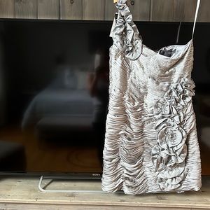 Beautiful NWT size 12 couture cocktail dress. Silver/ grey w/ beautiful detail